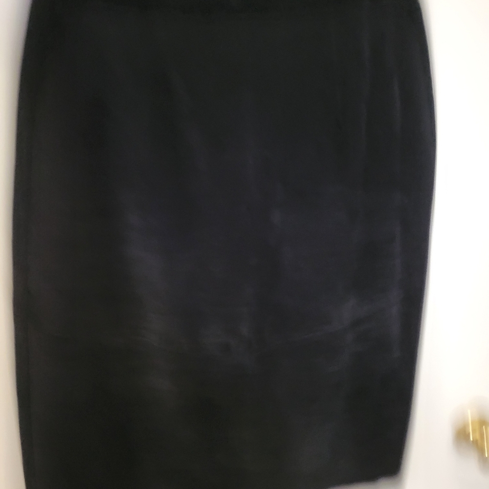 Suade black skirt